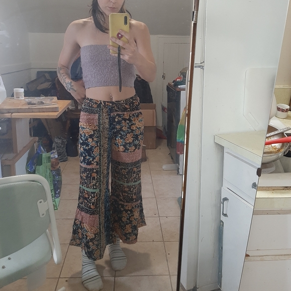 Patterned Flowy Pants - Picture 6 of 6